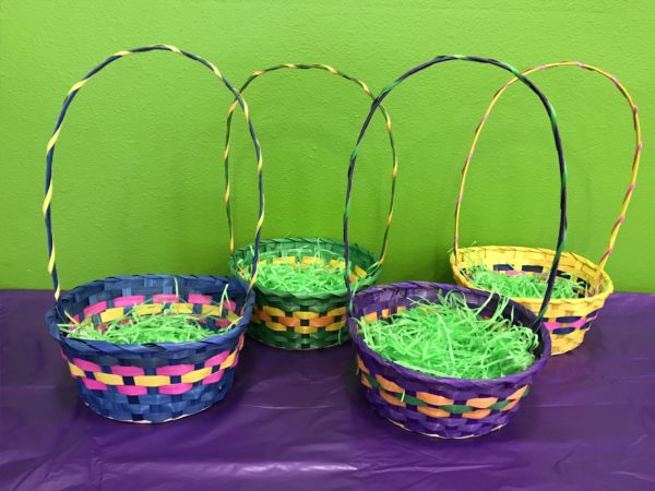 Round Easter Basket with grass