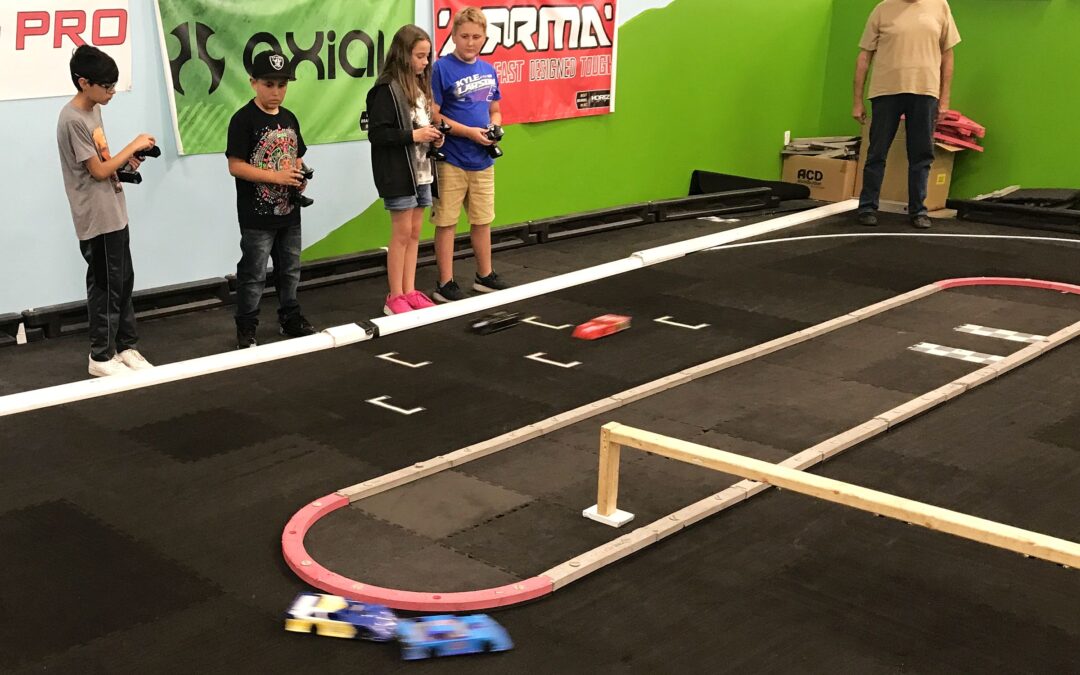 Friday Night 1RC Oval Racing: Practice Laps