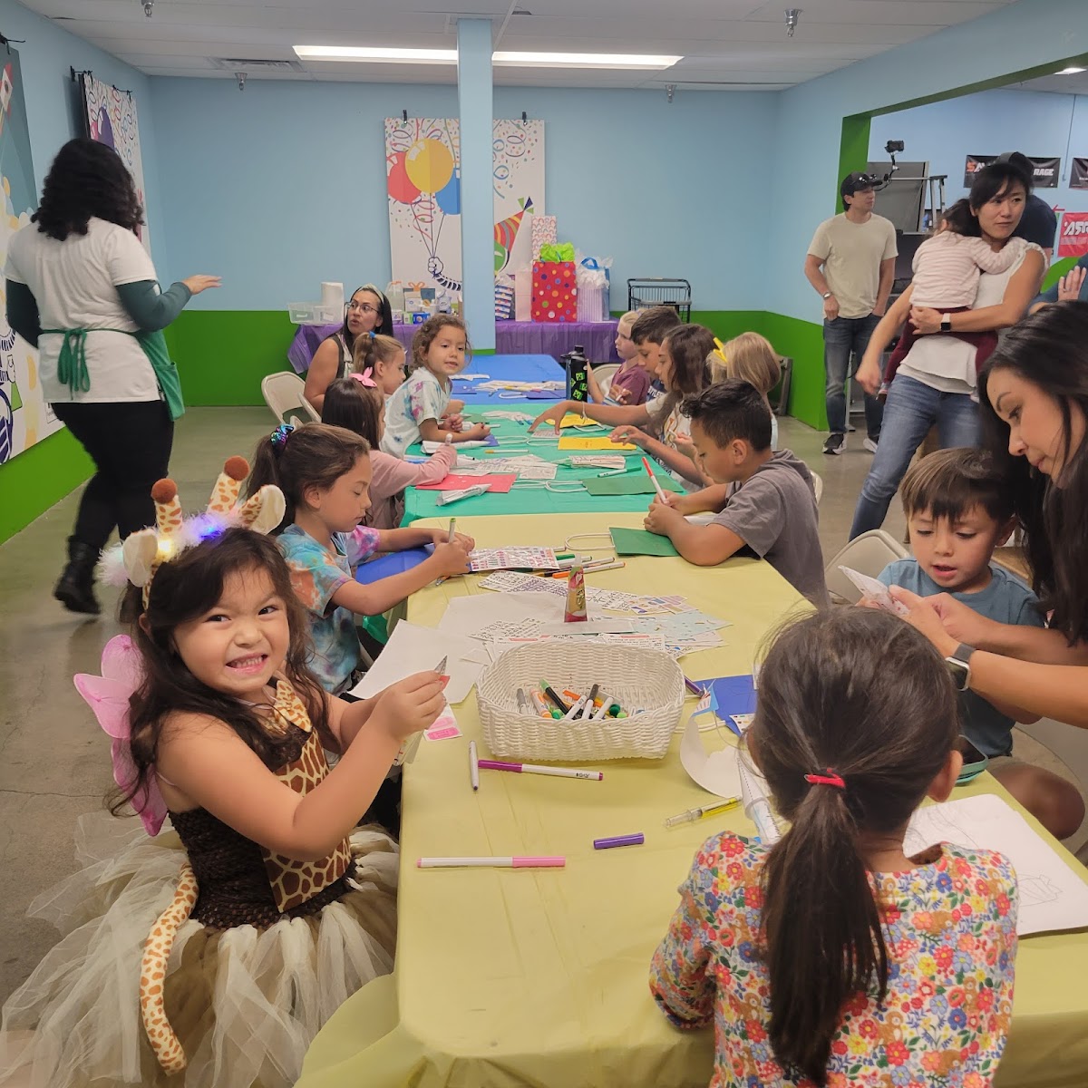 Lilly-science-party-table image