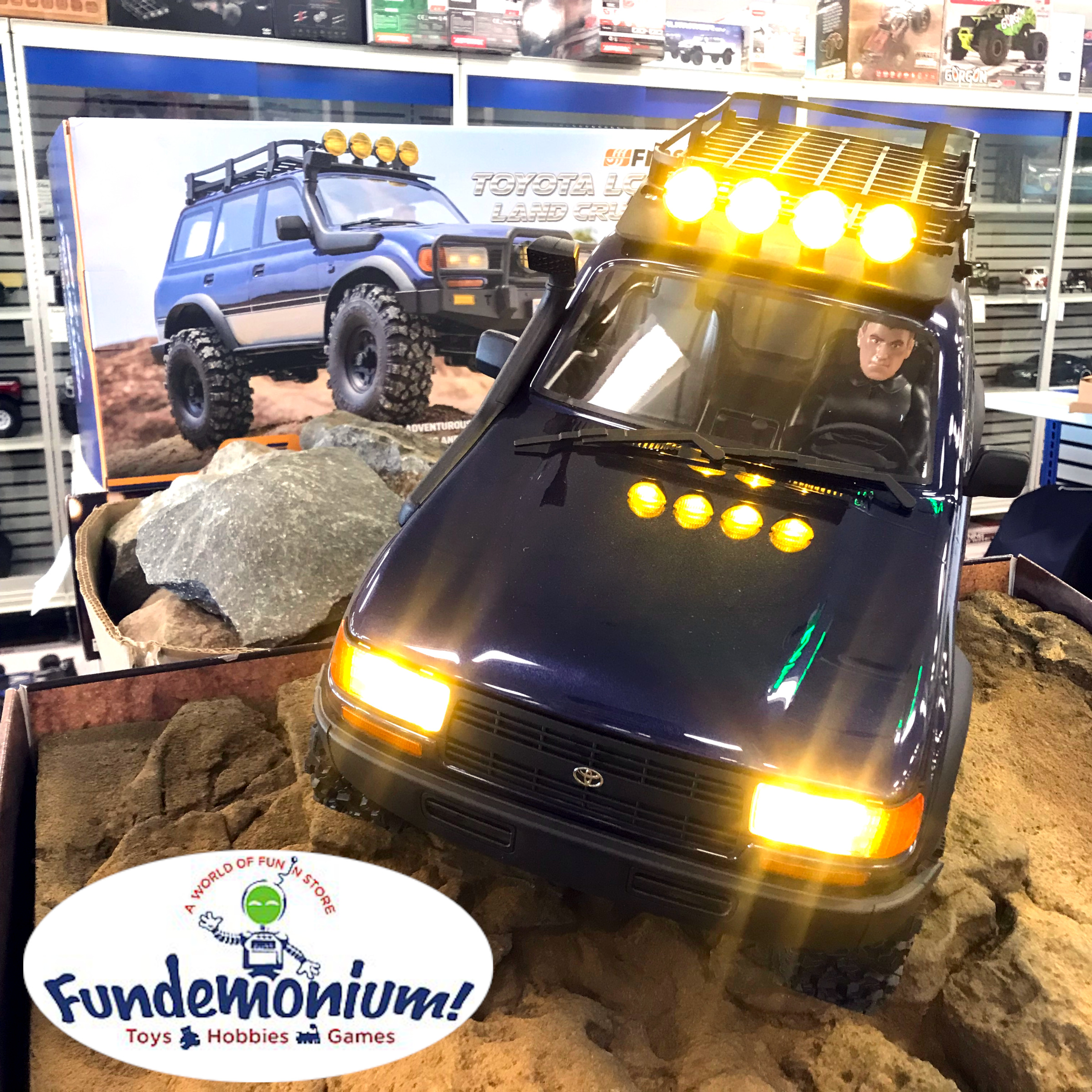 FCX10P-Land-Cruiser-on-the-rocks image